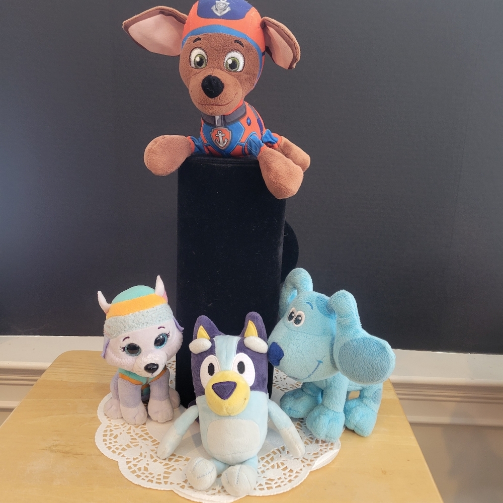 Lot of 4 Small Plush Blue's Clues, Paw Patrol, Bluey
